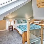 Host & Stay - Tenby Cottage